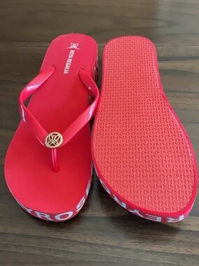 Women's Red Platform Flip-Flops